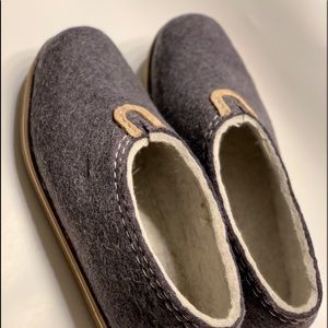 wool felt slippers